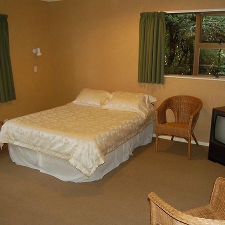 Wheatly Downs Farmstay And Backpackers Hawera Exterior photo