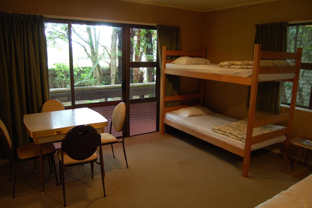 Wheatly Downs Farmstay And Backpackers Hawera Exterior photo