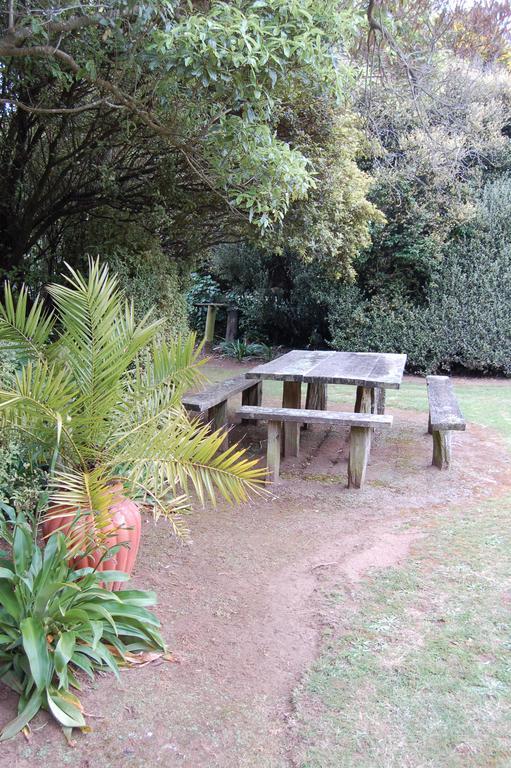 Wheatly Downs Farmstay And Backpackers Hawera Exterior photo