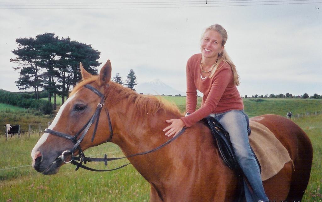 Wheatly Downs Farmstay And Backpackers Hawera Exterior photo
